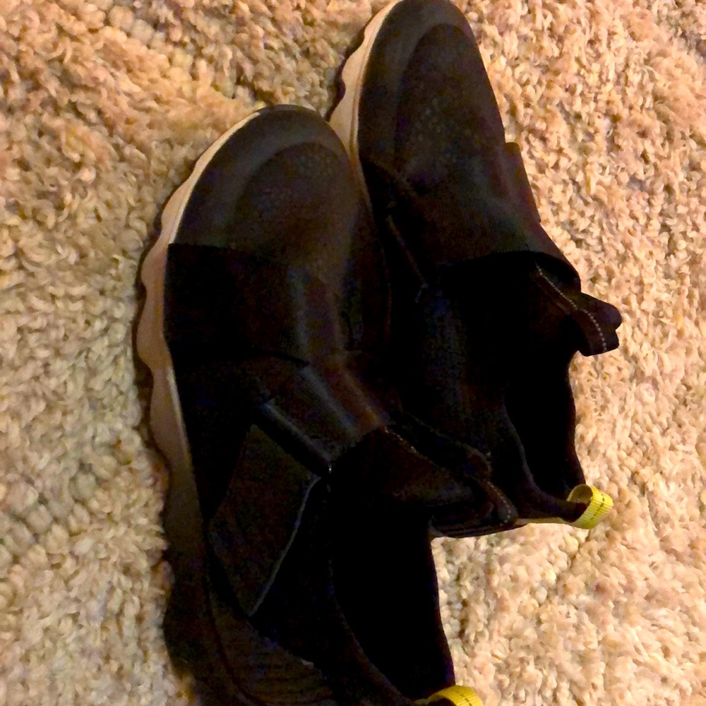 Sorel Kinetic High Top Sneaker. Size 8.